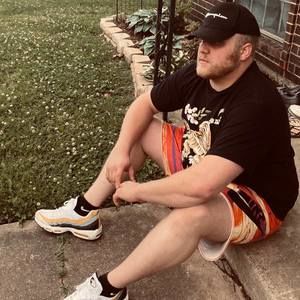 Meet your Posher, Aaron